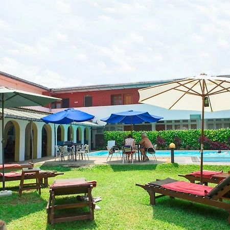 Ranveli Beach Hotel Dehiwala-Mont Lavinia Extérieur photo