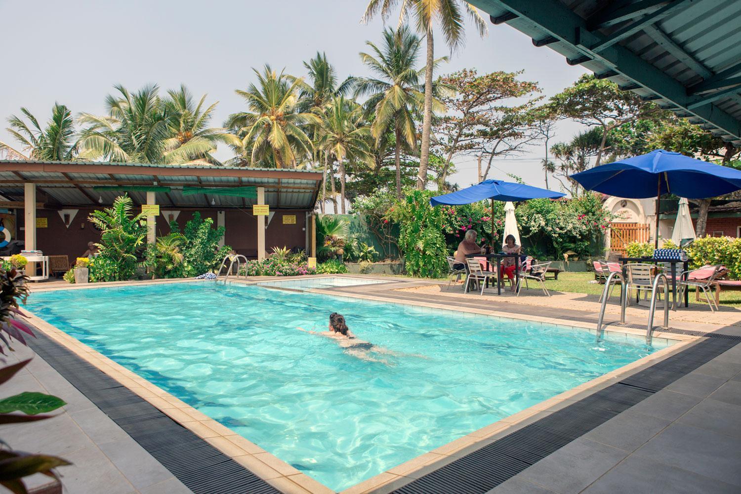 Ranveli Beach Hotel Dehiwala-Mont Lavinia Extérieur photo