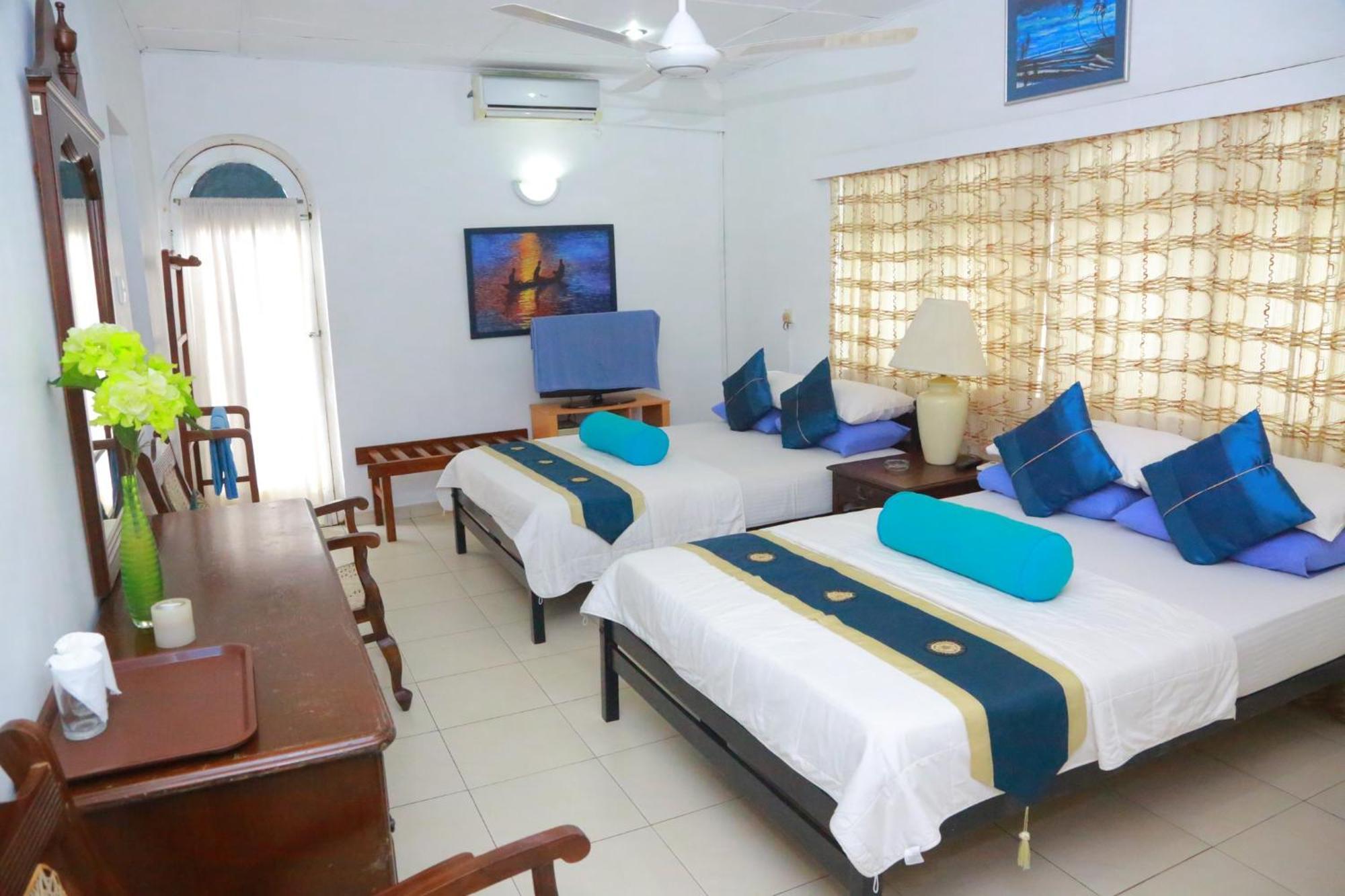 Ranveli Beach Hotel Dehiwala-Mont Lavinia Extérieur photo