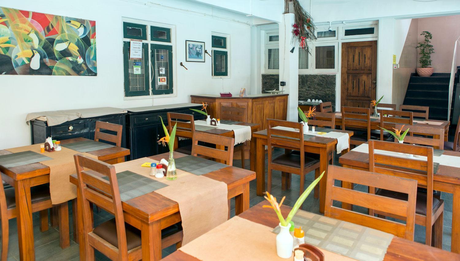 Ranveli Beach Hotel Dehiwala-Mont Lavinia Extérieur photo