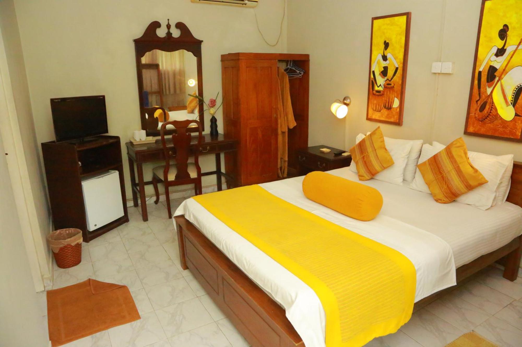 Ranveli Beach Hotel Dehiwala-Mont Lavinia Extérieur photo