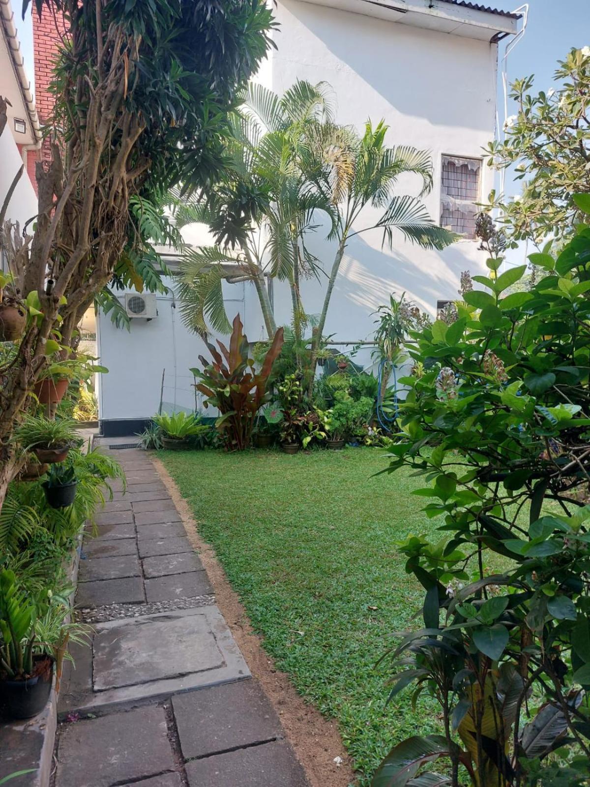 Ranveli Beach Hotel Dehiwala-Mont Lavinia Extérieur photo
