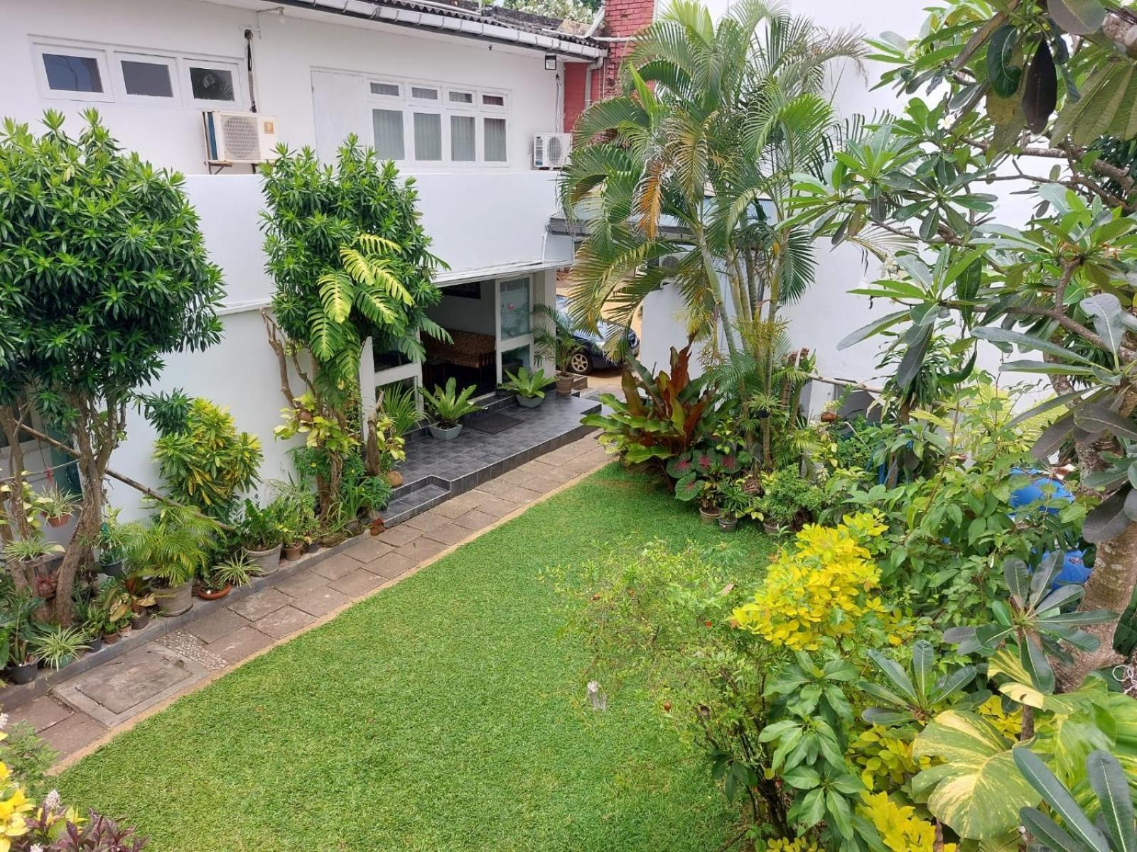 Ranveli Beach Hotel Dehiwala-Mont Lavinia Extérieur photo